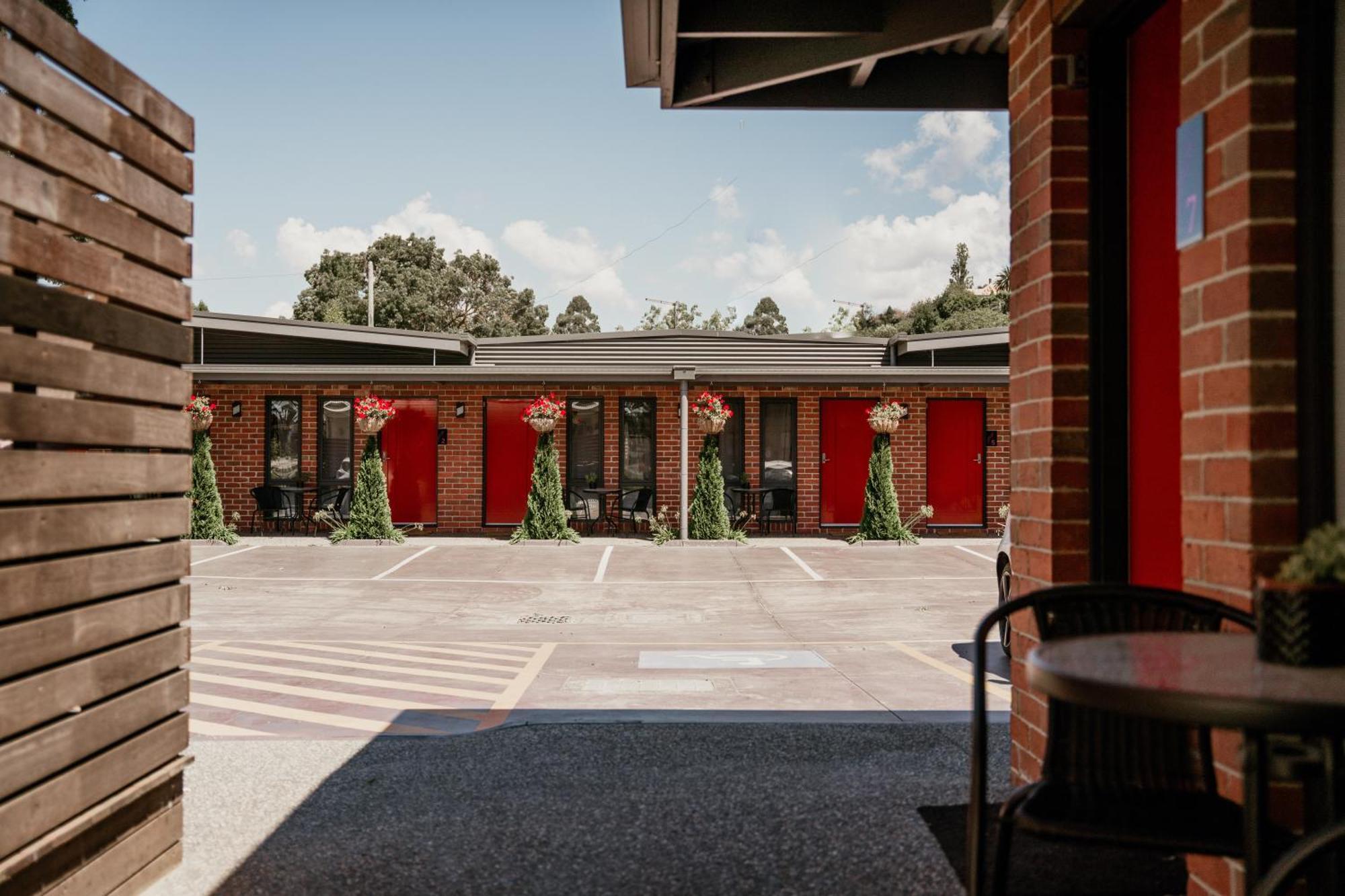 Daylesford Art Motel Exterior photo The exterior of the motel