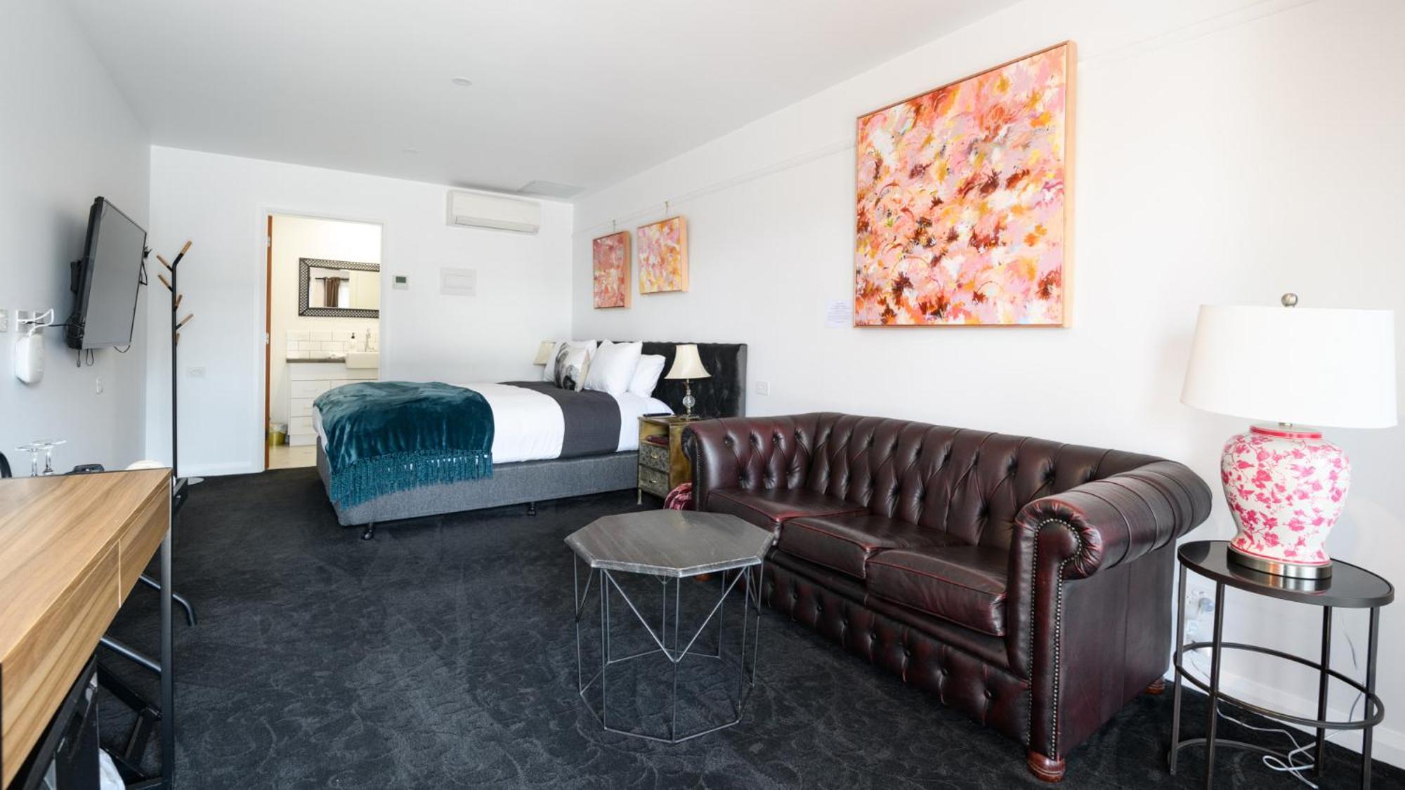 Daylesford Art Motel Exterior photo A room at the hotel