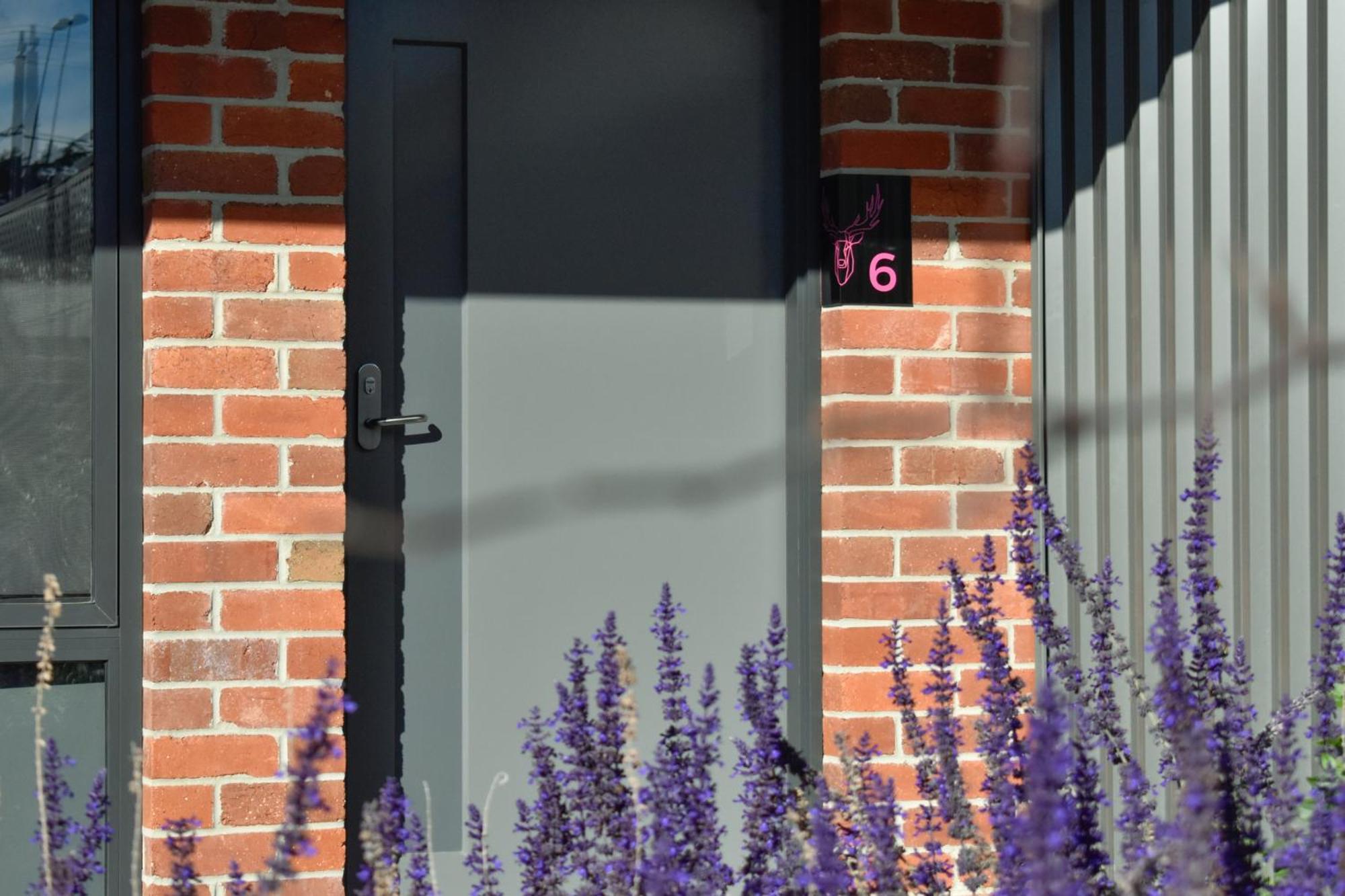 Daylesford Art Motel Exterior photo A house number
