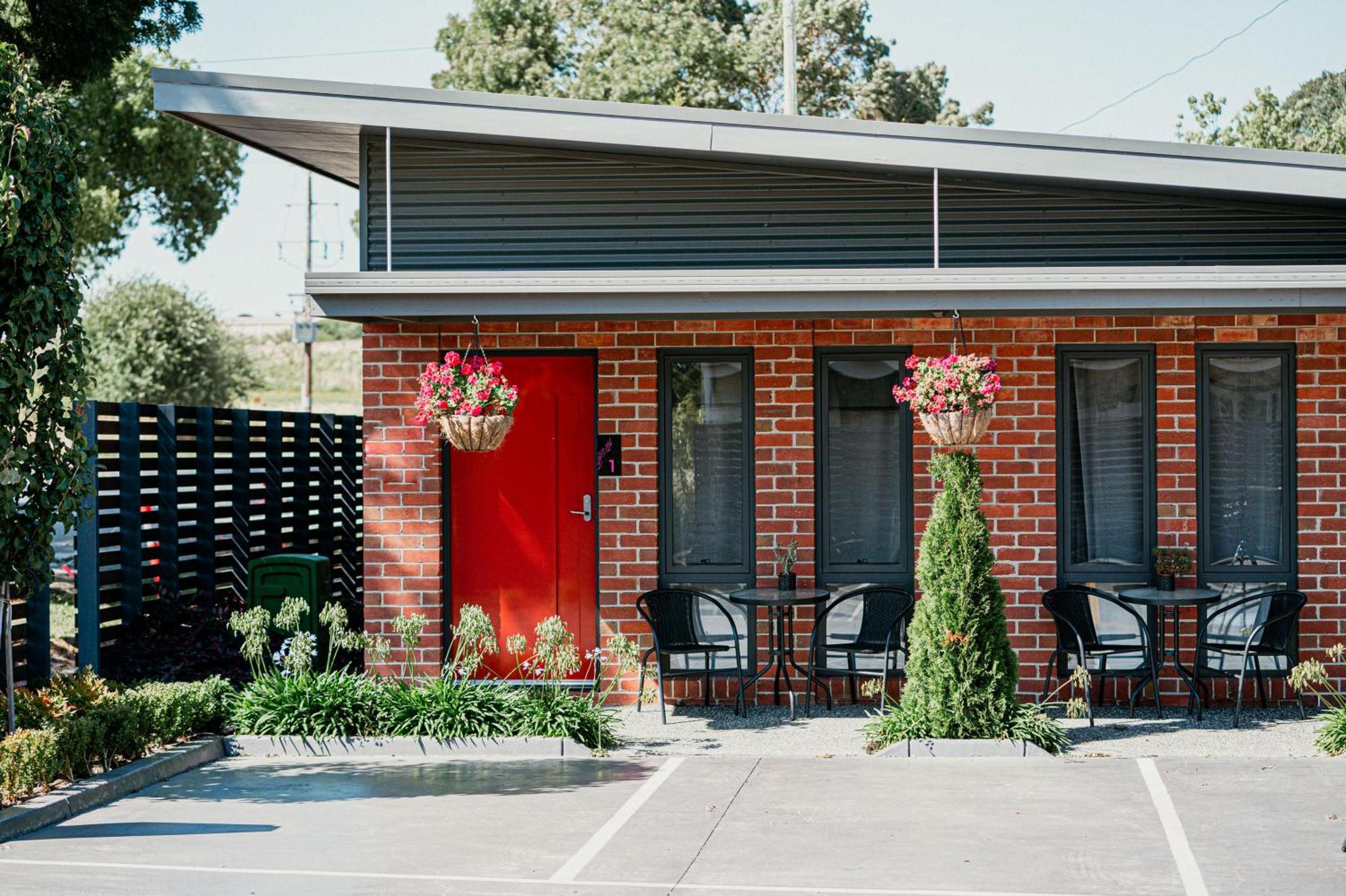 Daylesford Art Motel Exterior photo The exterior of the motel