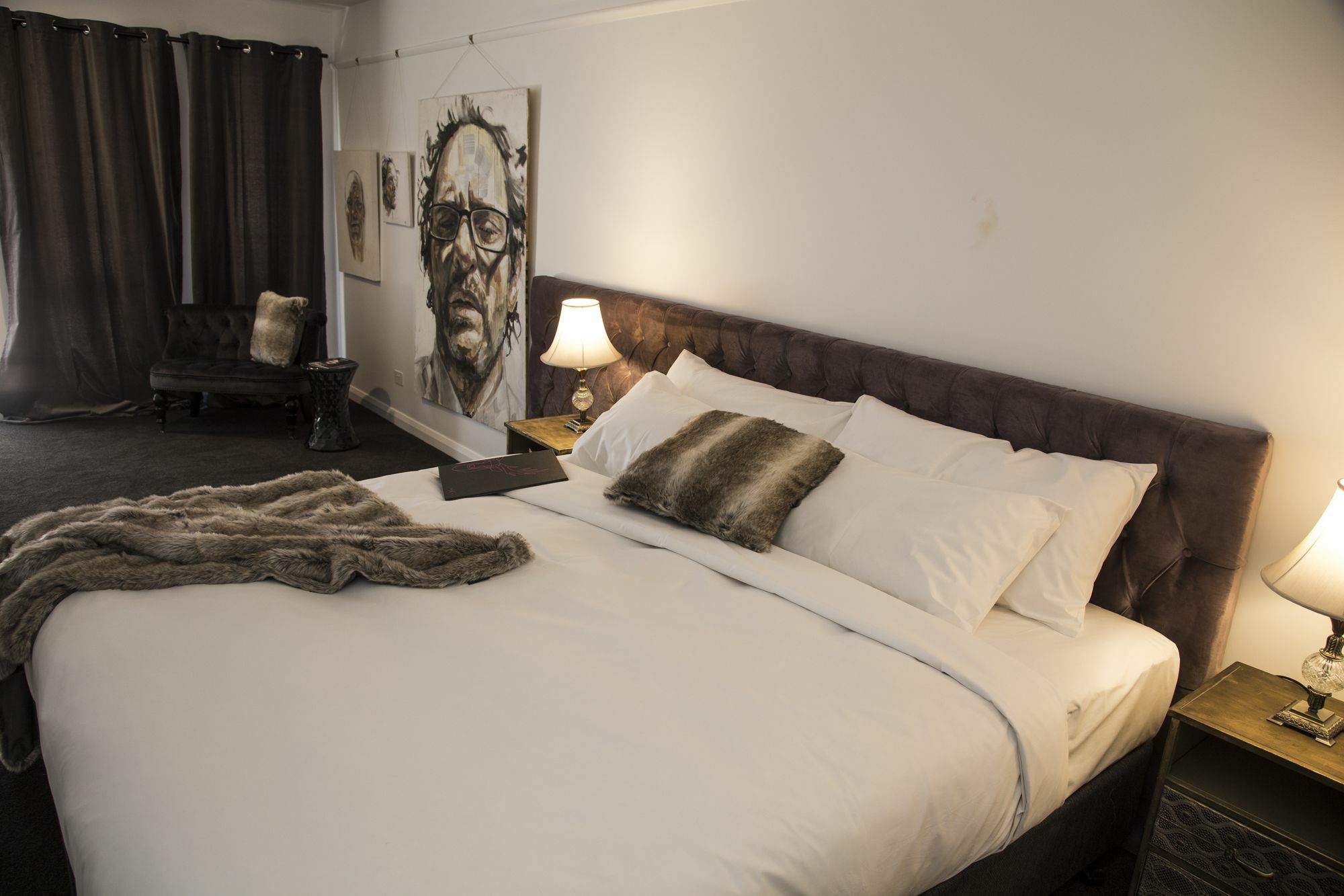 Daylesford Art Motel Exterior photo A bedroom at the hotel