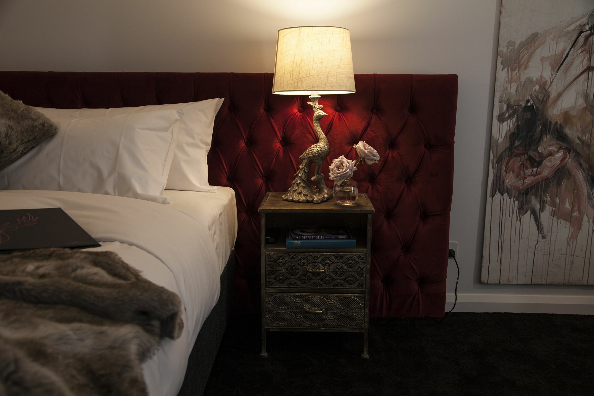 Daylesford Art Motel Exterior photo A bedside table