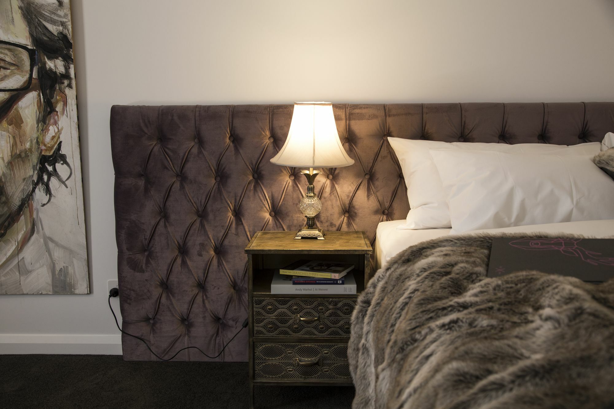 Daylesford Art Motel Exterior photo A bedside table