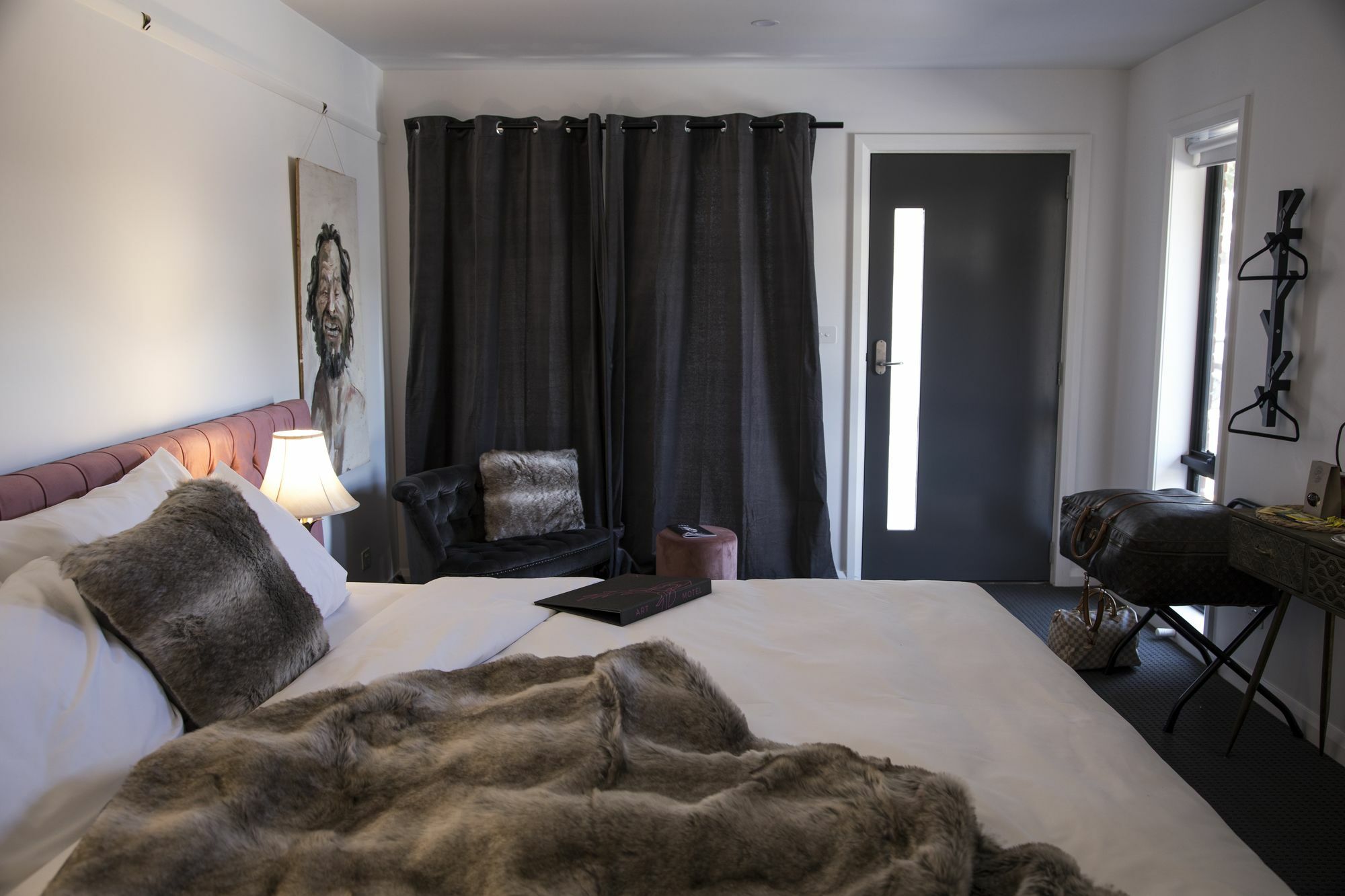 Daylesford Art Motel Exterior photo A bedroom at the hotel