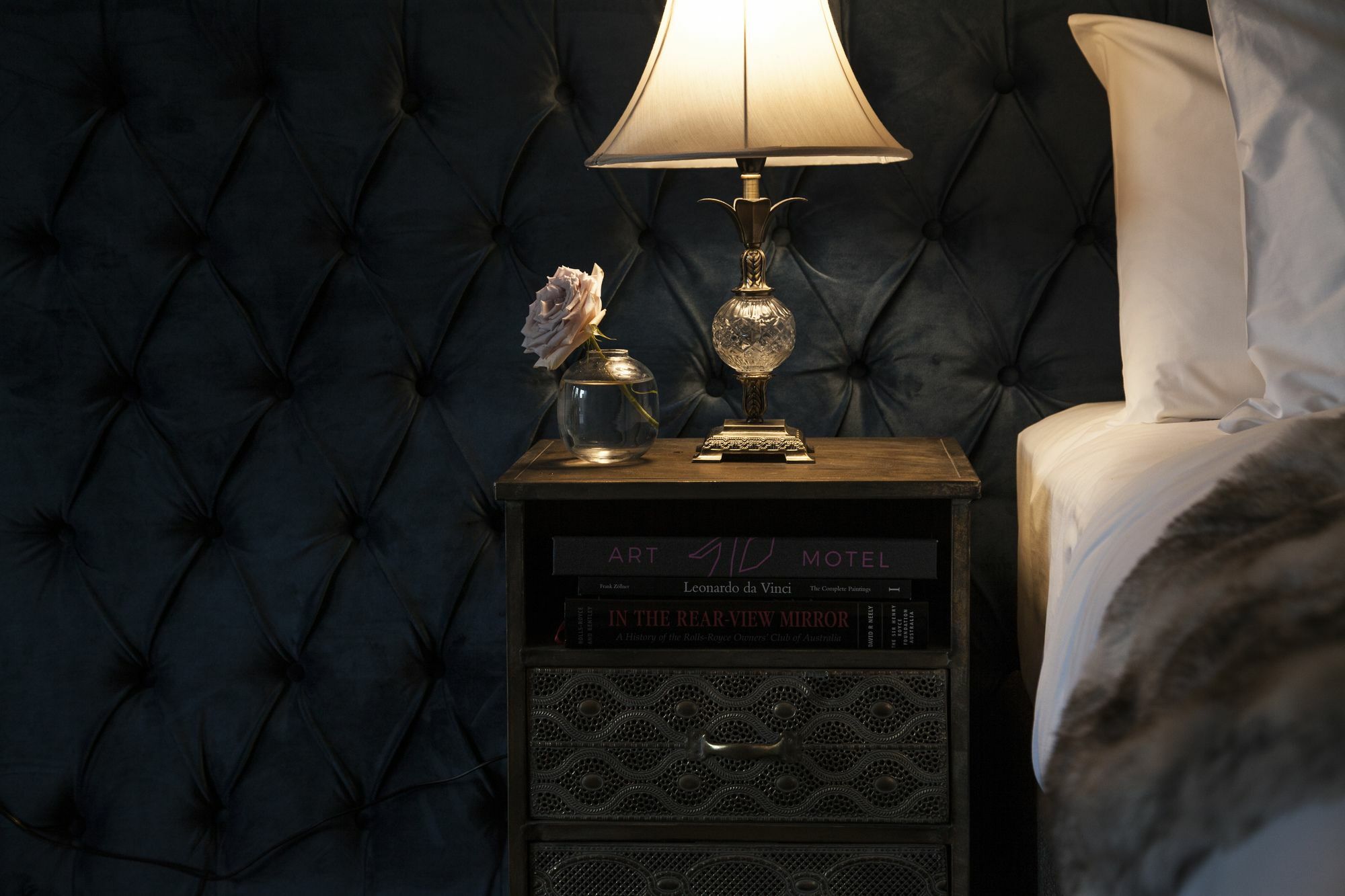 Daylesford Art Motel Exterior photo A bedside table