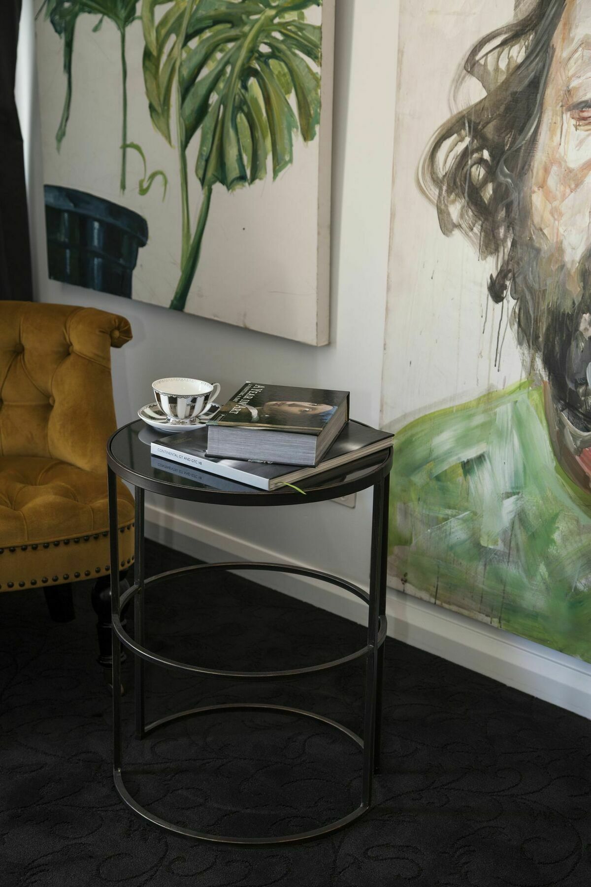 Daylesford Art Motel Exterior photo A side table